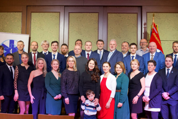 Záchranáři převzali ocenění z rukou ředitele ZZS LK